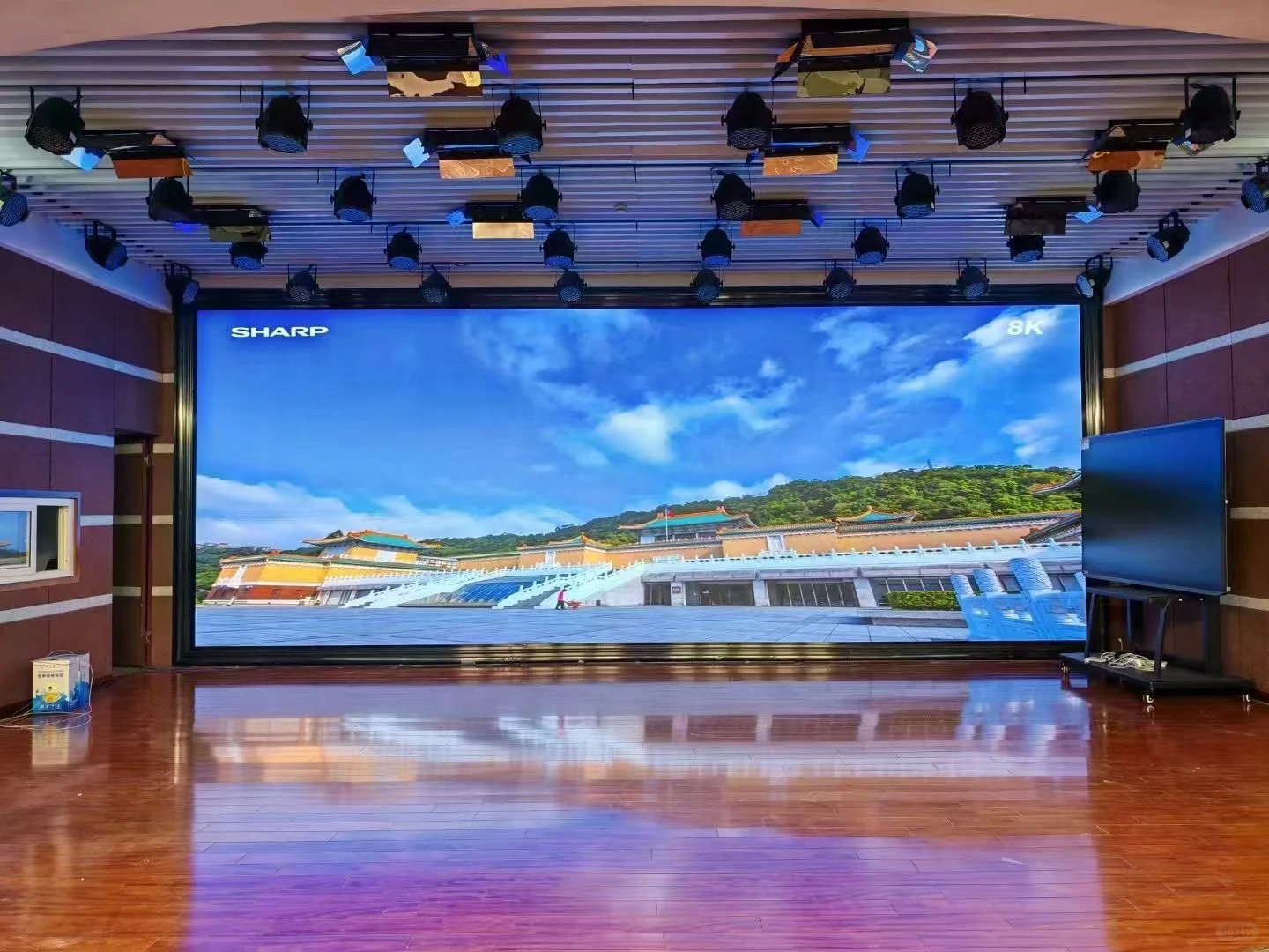 LED屏故障急救：  突然黑屏/闪烁？  3步快速排查，  不用等师傅也能救